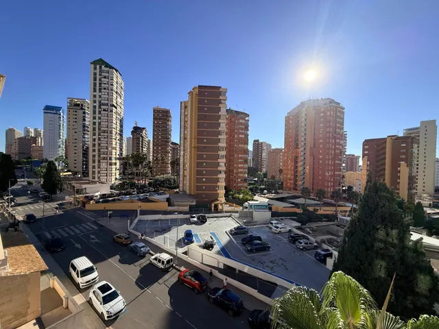 Fantástico piso de dos dormitorios en el centro de Benidorm — 27