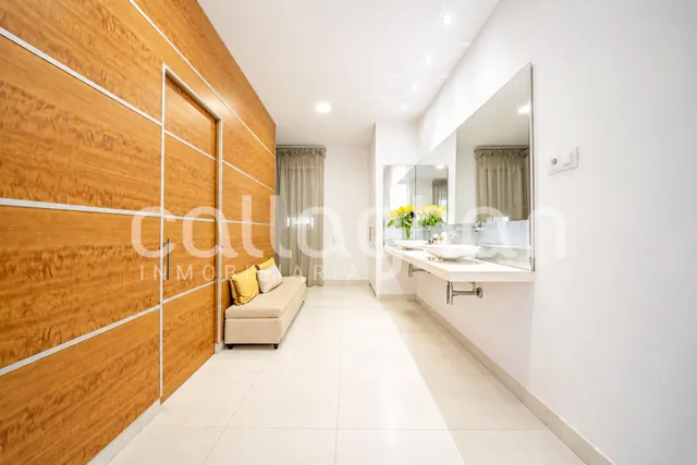 Exclusiva vivienda en Cruz de Gracia: elegancia, amplitud y privacidad — 17
