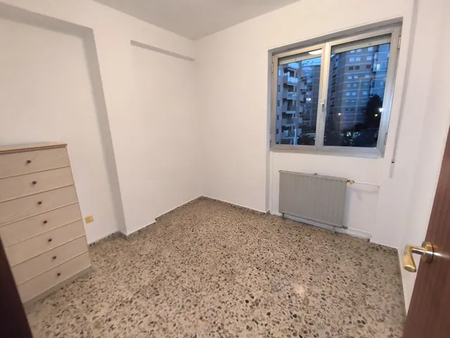 Piso de 89m2. Distribuido en tres dormitorios, salón, cocina y baño — 22