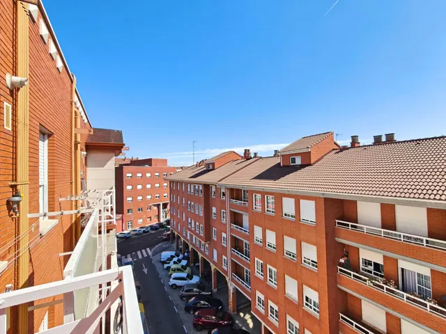 Vivienda exterior con terraza y excelente relación calidad-precio en Palencia — 12
