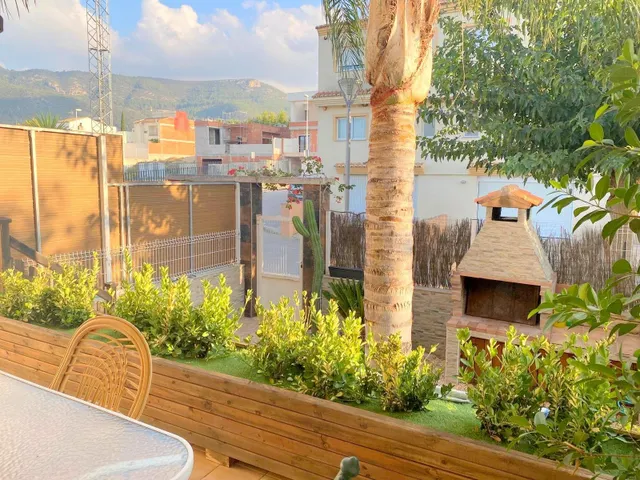 ADOSADO EN VENTA CON TERRAZA Y GARAJE — 21