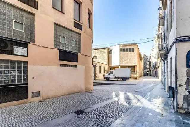 Promoción de un edificio en Manresa, Barcelona. — 12