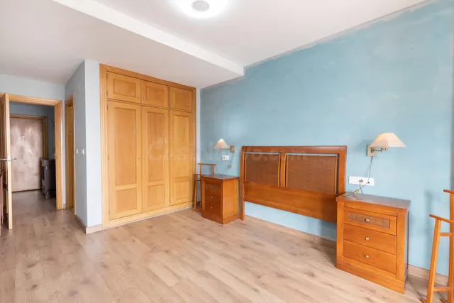 ¡¡¡amplio piso de 3 dormitorios, 2 baños, cochera y trastero, por solo 179.900 €!!! — 2