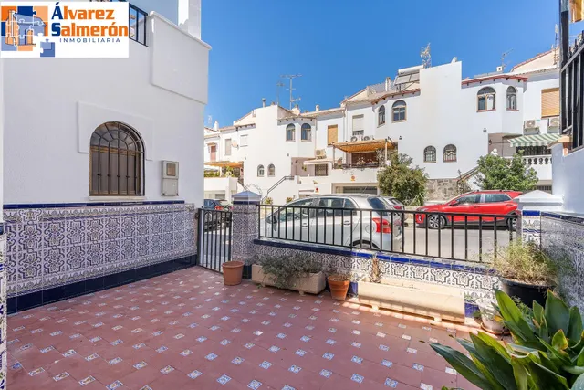 CASA ADOSADA EN MOTRIL — 45