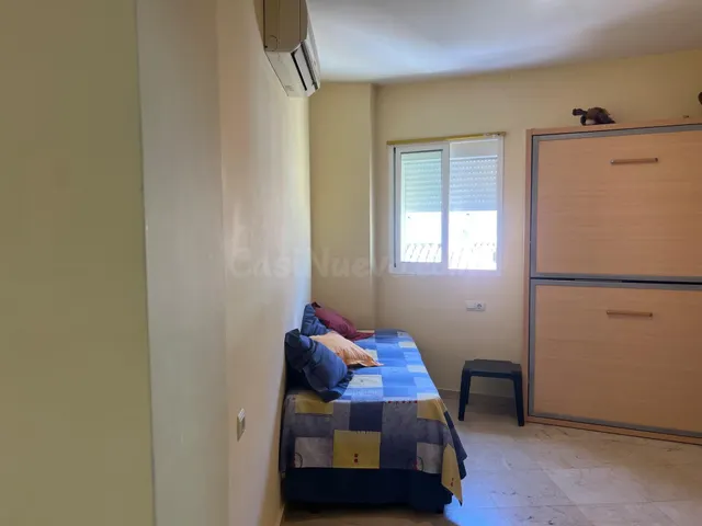 Ático dúplex con gran terraza, garaje amplio y a pie de play - foto 5