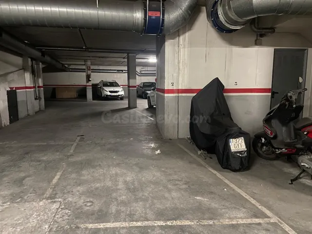 Plaza de parking en venta en Roquetas de Mar - foto 4