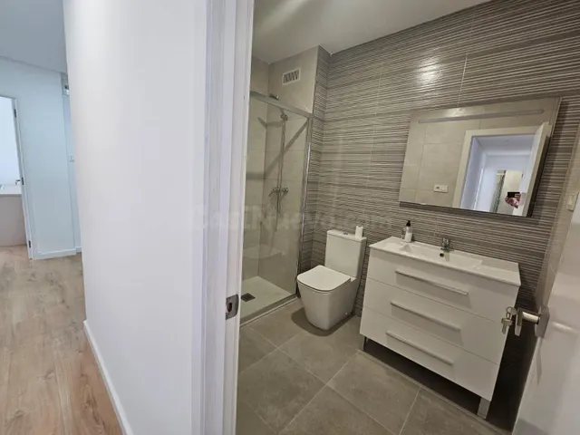 Amplia Habitación en Alquiler en Ourense al lado estación AV - foto 3