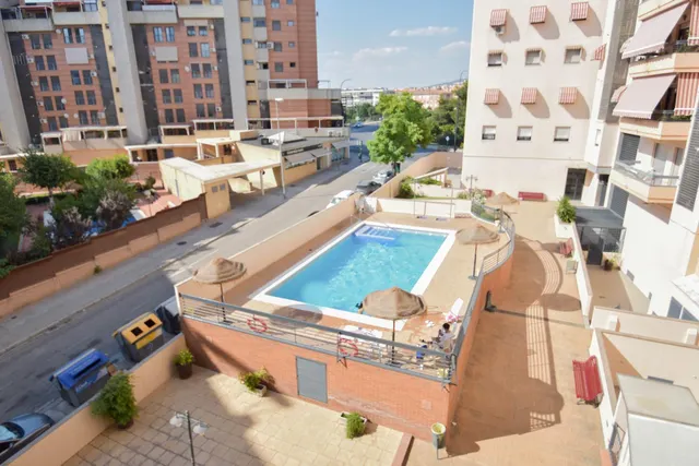 ¡Vive en una de las zonas más cotizadas de Granada! — 8