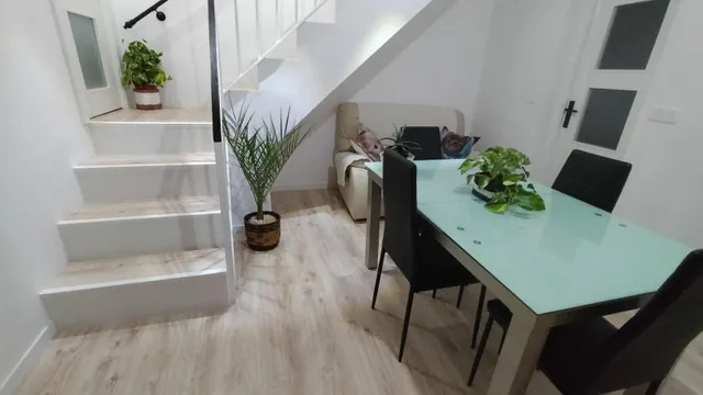 ESPECTACULAR CASA EN ESQUINA EN LA ZUBIA — 40