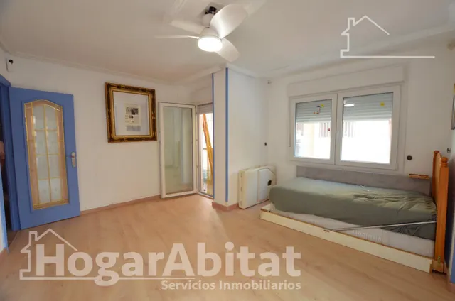¡Alicante centro! amplio, bonito y esquinero con balcón — 12