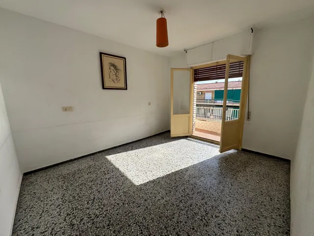 ¡oportunidad! 3 habitaciones para reformar en la florida alta, cerca del centro — 6