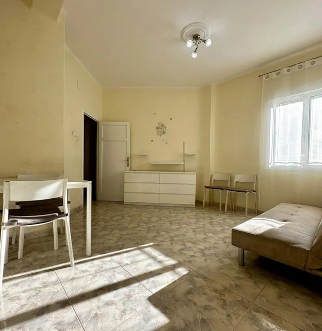 Oportunidad Única en València: Acogedor Piso de 3 habitaciones — 18