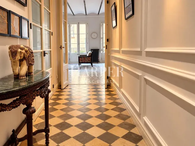 Encantador piso con elementos arquitectónicos originales en el Barrio Gótico de Barcelona — 14