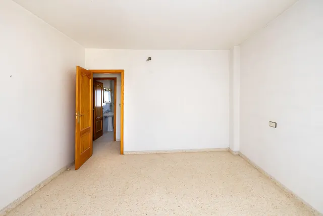SE VENDE AMPLIO PISO EXTERIOR EN DÚRCAL GRANADA INCLUYE LOCAL — 22