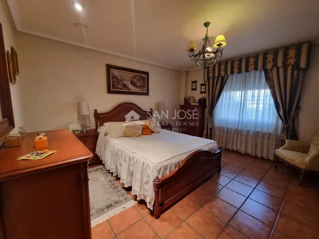 SE VENDE VILLA DE LUJO EN HONDON DE LOS FRAILES — 23