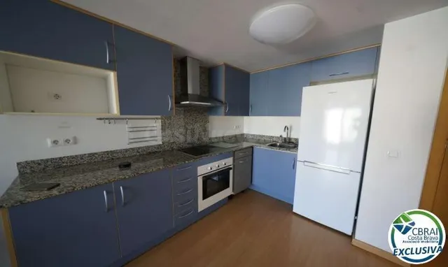 Ático de 1 dormitorio con sótano y plaza de parking privada  - foto 5
