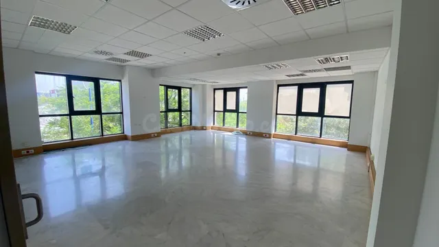 CARTUJA.- Edificio muy representativo, oficina, recepción, 1
