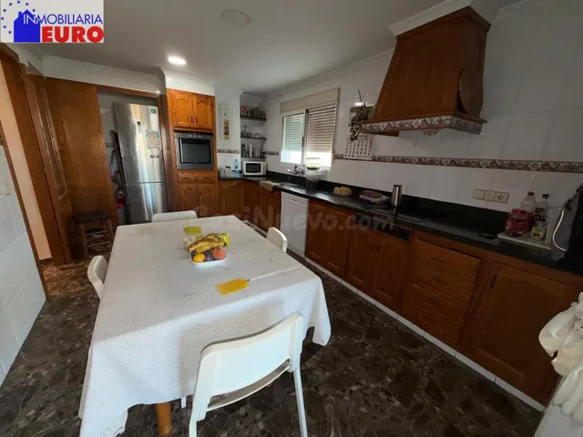 ESPECTACULAR CASA ESQUINERA PARA ENTRAR A VIVIR, CON DOS VIV - foto 4