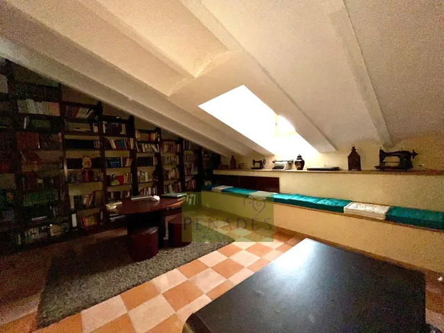 Espectacular chalet a la venta con impresionante jardín interior — 26