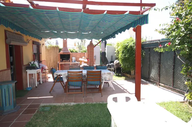 magnifica casa a tan solo 300 metros de la playa de aguadulc - foto 5