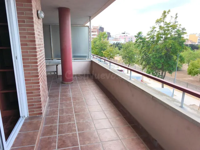 Amplio y Luminoso Piso en Venta en Amposta - Zona Xiribecs - foto 2