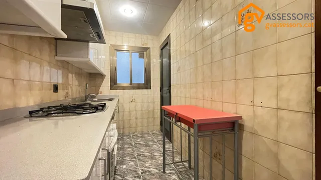 2 habitaciones, AMPLIO COMEDOR Y ASCENSOR - foto 5