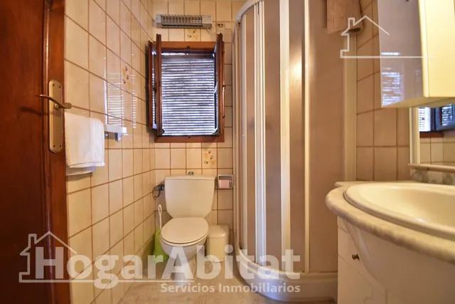 CASA CON TERRAZA Y VISTAS DESPEJADAS A LA MONTAÑA — 45