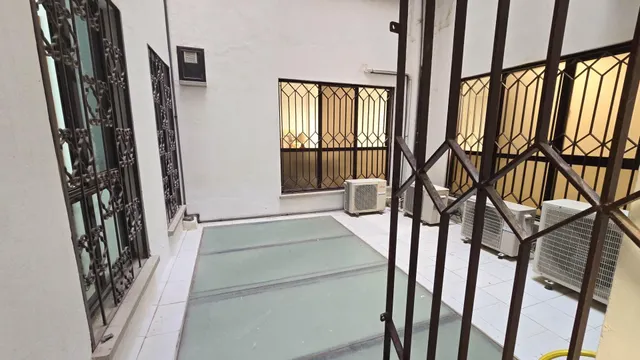 Oficina reformada y amueblada de 128 m2 en el Edificio Peceño, en pleno centro de Santa Cruz de Tenerife — 9