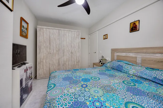 Apartamento reformado de un dormitorio en la Playa de los Locos — 17