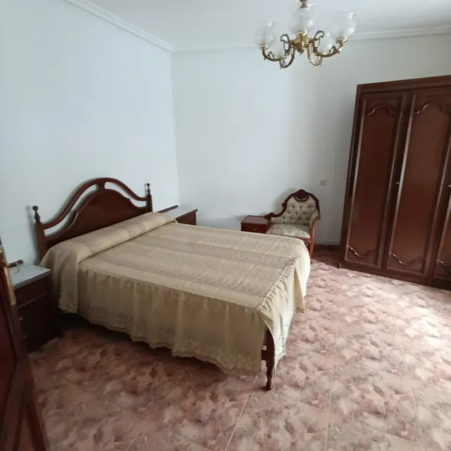 CASA PARA ENTRAR A VIVIR CON PATIO — 28