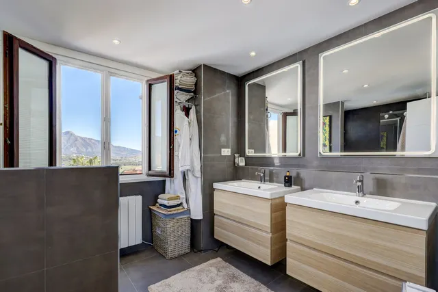 Ático Dúplex 3 habitaciones 180m² en venta - Costa del Sol — 28