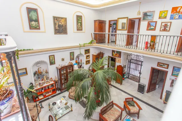 Exclusiva casa con jardín en el centro de El Puerto de Santa María — 41