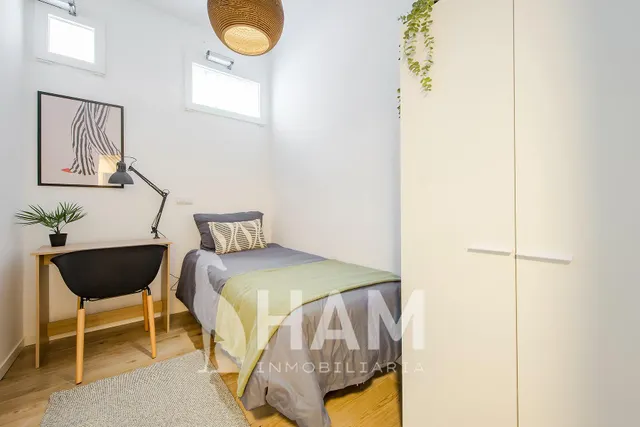PISO REFORMADO A ESTRENAR DE 2 DORMITORIOS, 1 BAÑO Y 1 ASEO. — 22