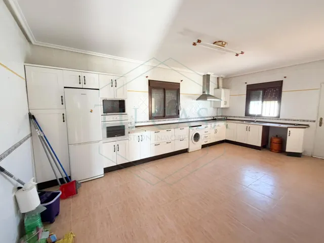 Grandioso chalet rústico en venta con división horizontal en parcela de 1.000 m2 — 10