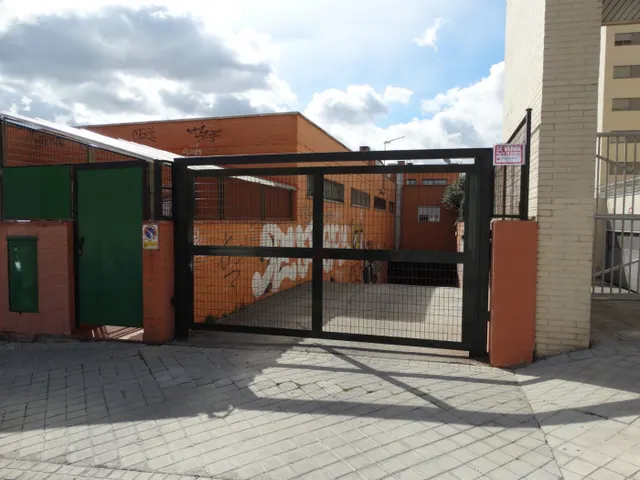 PLAZA DE GARAJE EN RIVAS PUEBLO. — 2