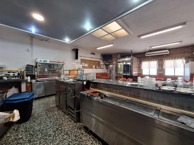 Restaurante listo para trabajar junto al parc europa de Barberà del Vallès — 9