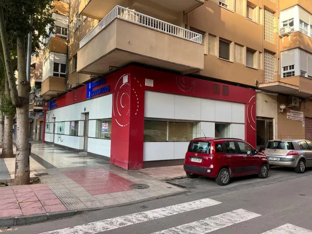 LOCAL COMERCIAL EN RAMÓN Y CAJAL — 3