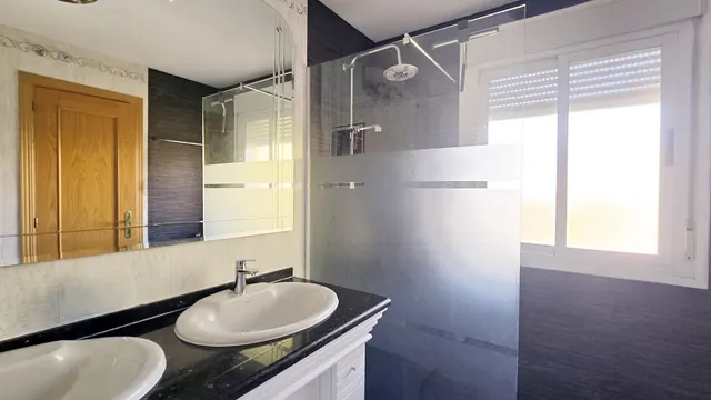 Alquiler de habitaciones por temporada en chalet con piscina de Villanueva de la Cañada (Madrid). — 22