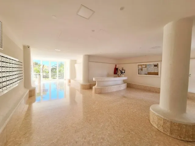 ️ estudio en 14.ª planta con vistas al skyline de Benidorm y al mar, a unos 800 mts. a la playa — 19