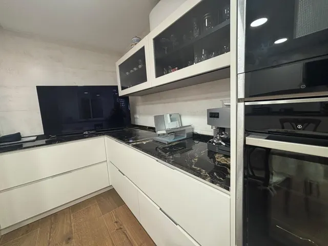Piso 4 habitaciones 256m² en alquiler - Reconquista — 19