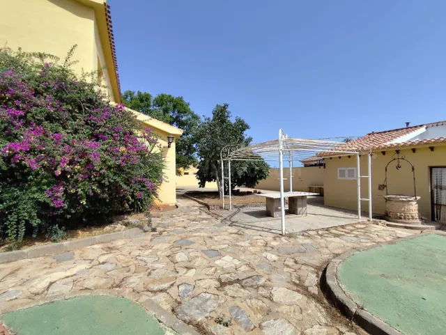 Espectacular villa con piscina y amplios jardines en los urrutias — 34