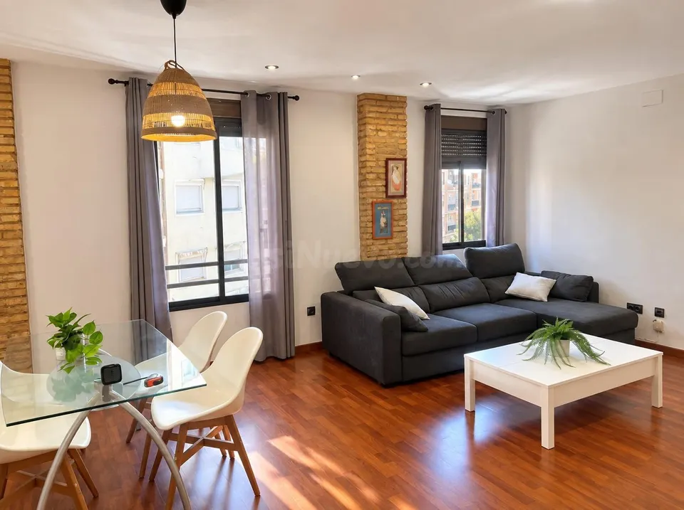 Piso de 3 habitaciones con ascensor en Mont-Olivet