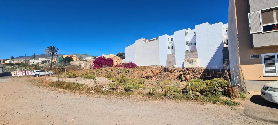 VENTA DE SOLARES CON PROYECTO Y LICENCIA EN INGENIO