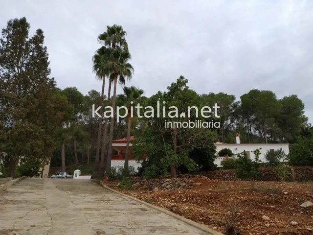 FINCA RÚSTICA A LA VENTA EN UN ENTORNO ÚNICO — 2