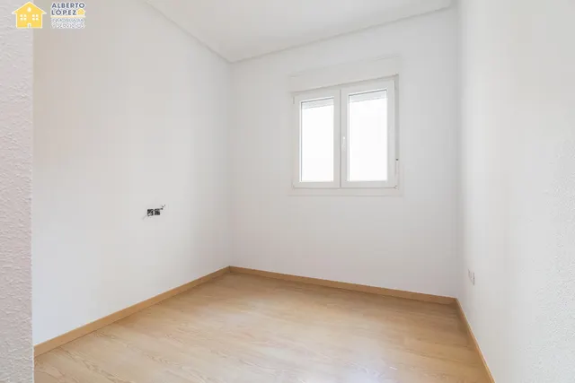 PISO DE 102 METROS CONSTRUIDOS  3 DORMITORIOS, 2 BAÑOS Y VESTIDOR EN EL ALTET — 26