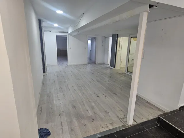 Amplio Local Comercial en Alquiler - Zona Hospital, Gandía — 8