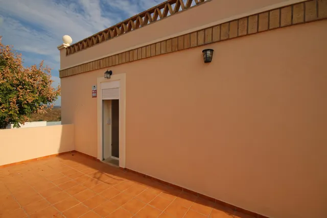 Chalet pareado en Urb. Vista Hermosa con piscina y pádel – Cerca de Isla Canela y Portugal — 34