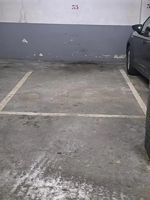 Plaza de garaje en c/ Dulzaina en Adurza.