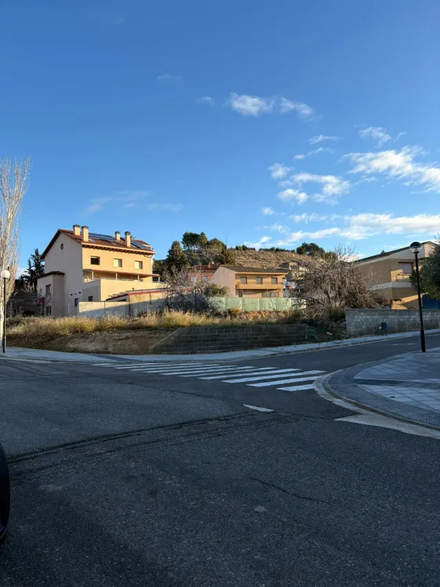 Solar urbano esquinero en Castejón del Puente - foto 5