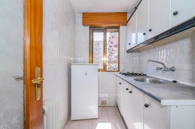 Amplio Chalet en Zaidín, Granada - Oportunidad de Inversión — 28